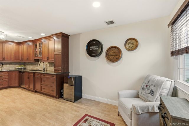 11 Indian Trace, Kings Park, NY 11754