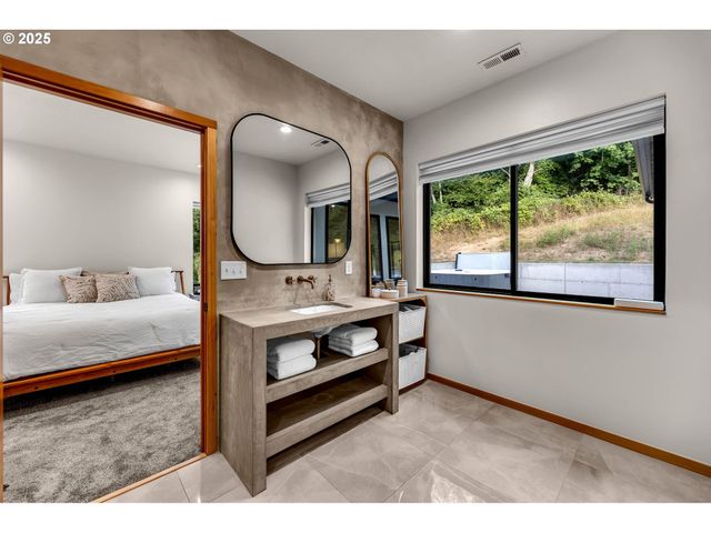 14327 Ne 359TH St, La Center, WA 98629