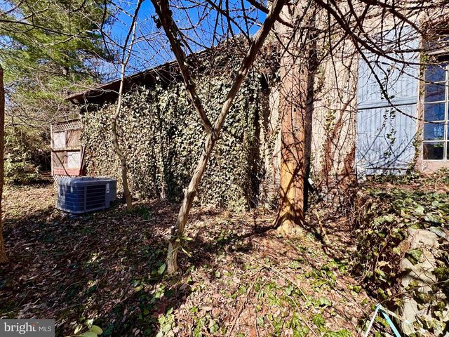 114 AIRDALE RD, Bryn Mawr, PA 19010