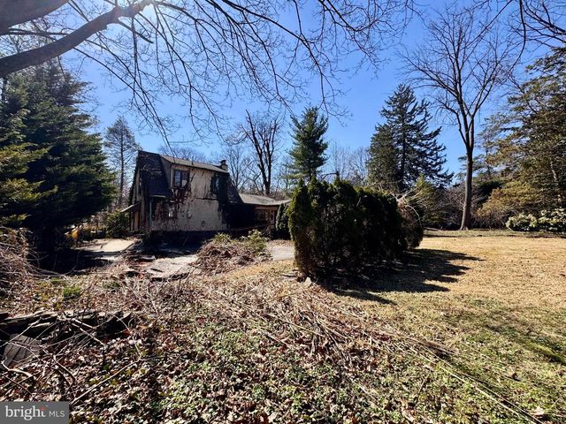 114 AIRDALE RD, Bryn Mawr, PA 19010