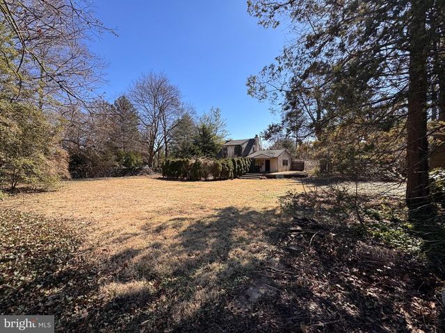 114 AIRDALE RD, Bryn Mawr, PA 19010