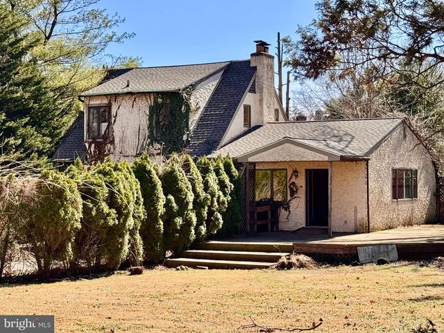 114 AIRDALE RD, Bryn Mawr, PA 19010