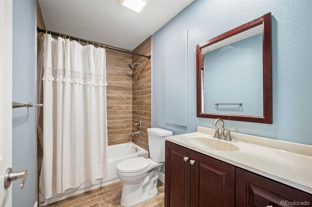 6153 S Jackson Gap Court, Aurora, CO 80016