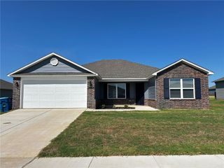 2809 Elliott Street, Pea Ridge, AR 72751