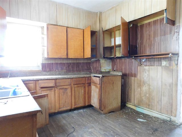 617 Dwight Avenue, Kalamazoo, MI 49048