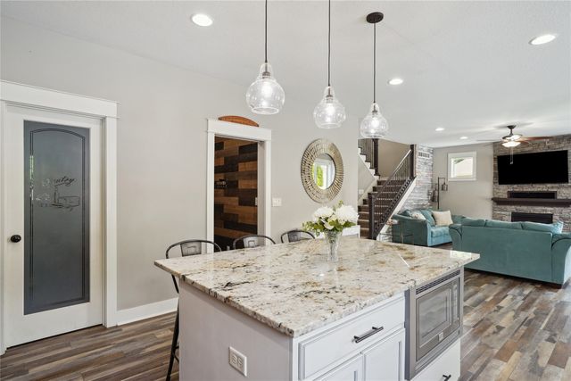 4205 Lakewood Lane, Des Moines, IA 50320
