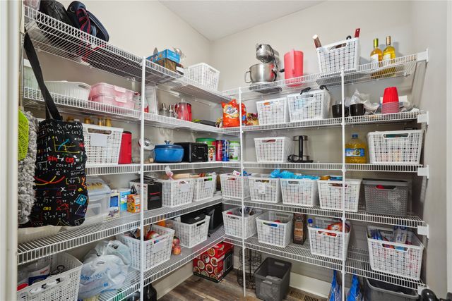 4205 Lakewood Lane, Des Moines, IA 50320