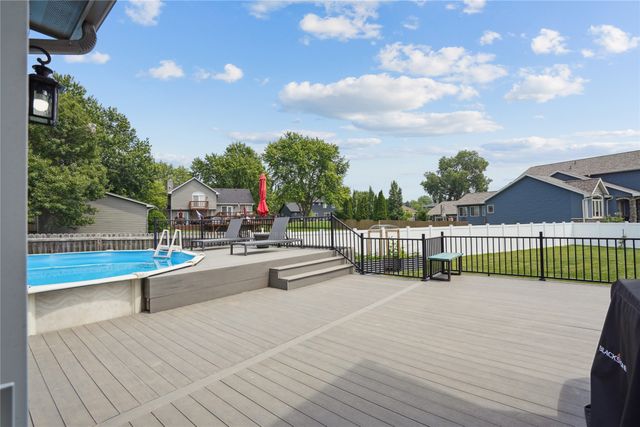 4205 Lakewood Lane, Des Moines, IA 50320