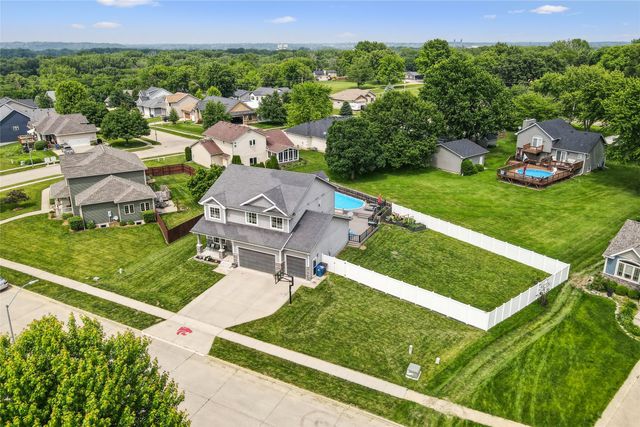 4205 Lakewood Lane, Des Moines, IA 50320