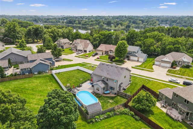 4205 Lakewood Lane, Des Moines, IA 50320