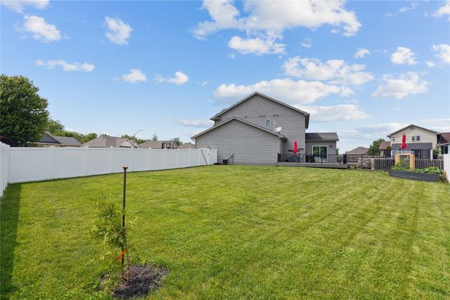 4205 Lakewood Lane, Des Moines, IA 50320