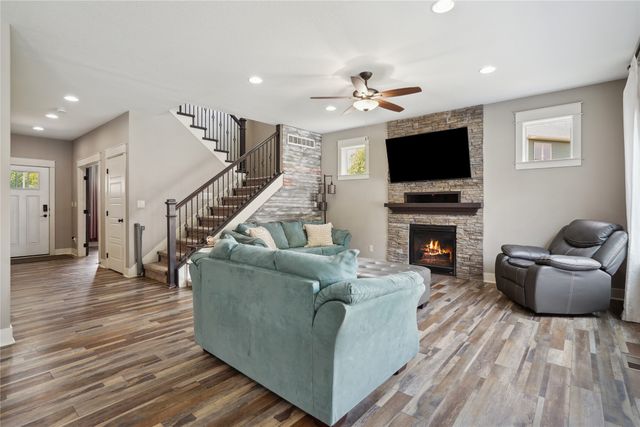 4205 Lakewood Lane, Des Moines, IA 50320