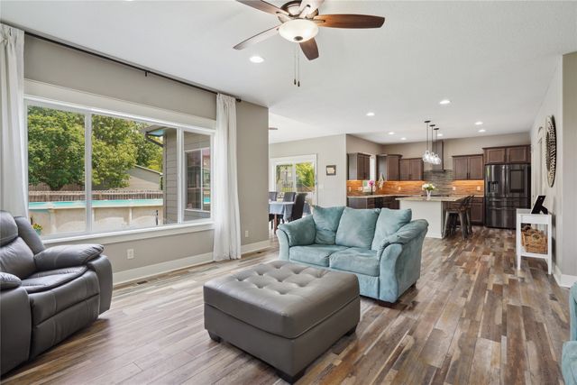 4205 Lakewood Lane, Des Moines, IA 50320
