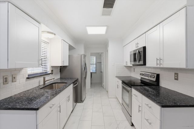 6857 Younger Drive, The Colony, TX 75056