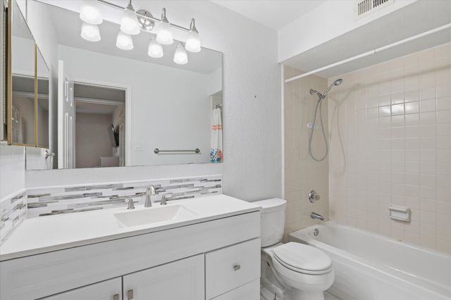 6857 Younger Drive, The Colony, TX 75056