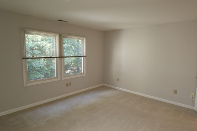 42 Greystone 42, Shelton, CT 06484