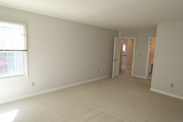42 Greystone 42, Shelton, CT 06484