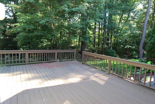 42 Greystone 42, Shelton, CT 06484