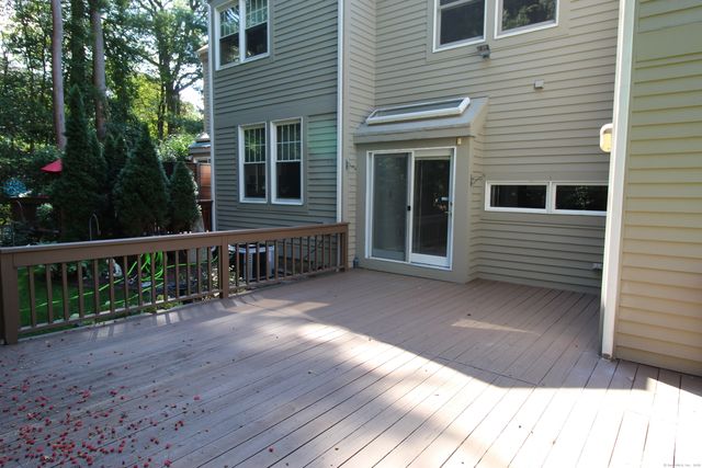 42 Greystone 42, Shelton, CT 06484