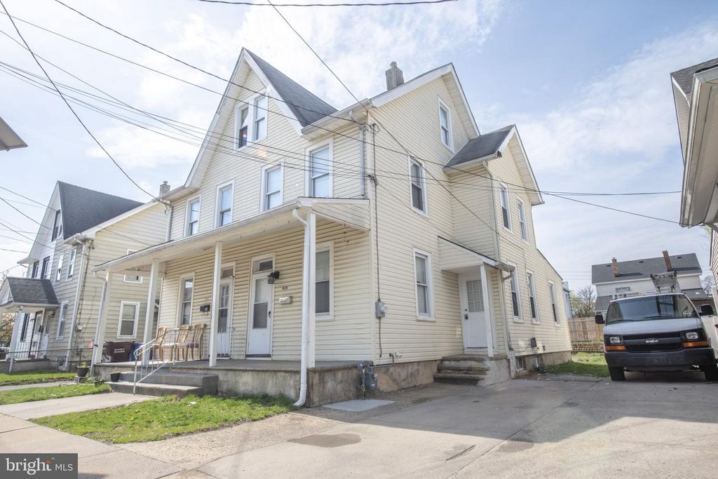 424 KOSSUTH ST, Riverside, NJ 08075