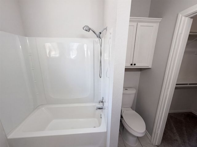327 Texas Drive, Lake Dallas, TX 75065