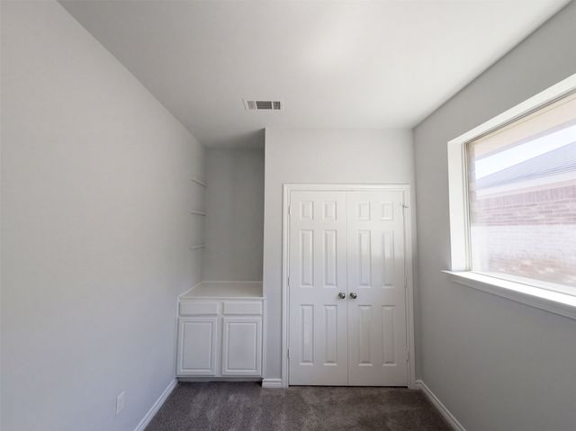 327 Texas Drive, Lake Dallas, TX 75065