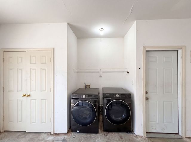 327 Texas Drive, Lake Dallas, TX 75065