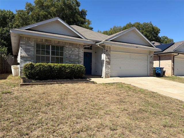 327 Texas Drive, Lake Dallas, TX 75065