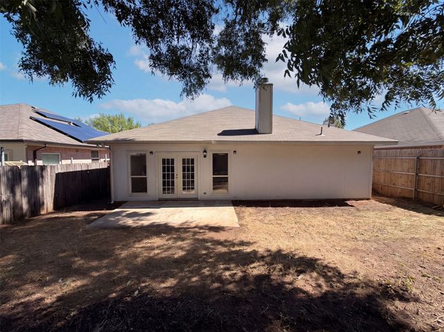 327 Texas Drive, Lake Dallas, TX 75065