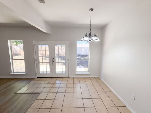 327 Texas Drive, Lake Dallas, TX 75065