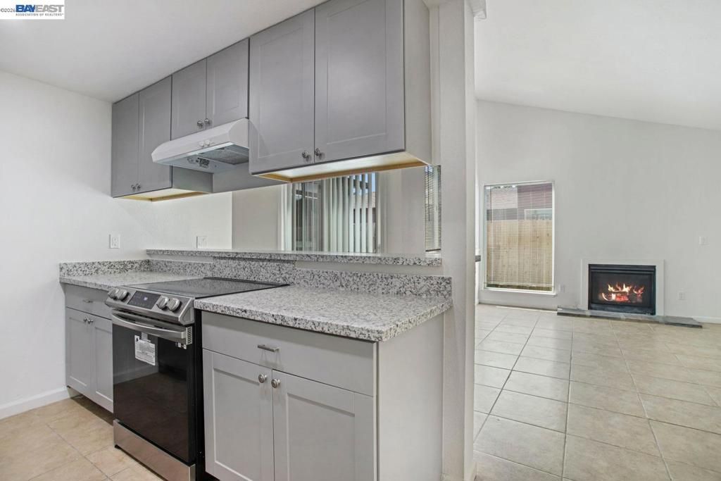 Image 6 of property listing at 8710 8710 Kelley Dr, Stockton, CA 95209