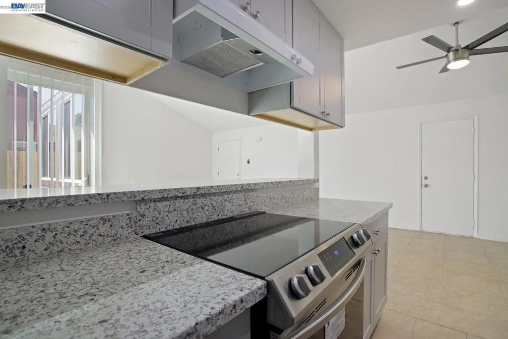 Image 8 of property listing at 8710 8710 Kelley Dr, Stockton, CA 95209