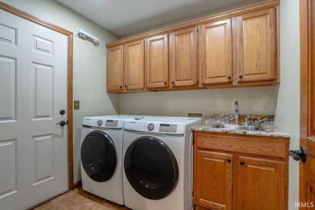 7122 Wedgewood Drive, Newburgh, IN 47630