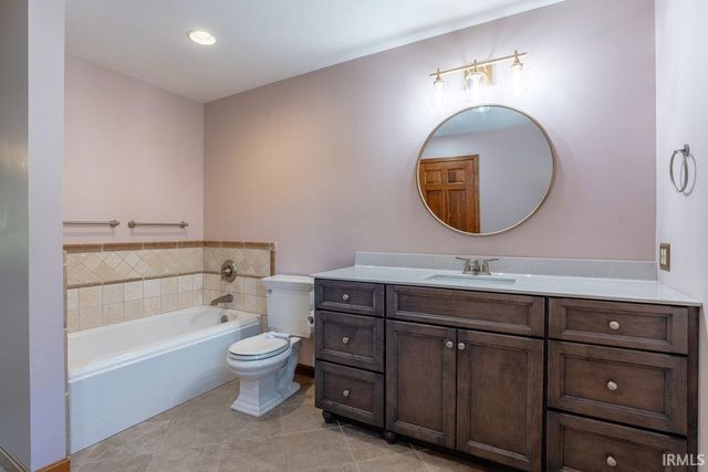 7122 Wedgewood Drive, Newburgh, IN 47630
