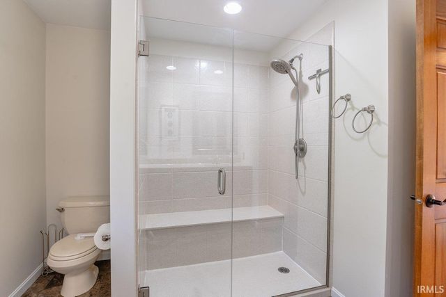 7122 Wedgewood Drive, Newburgh, IN 47630