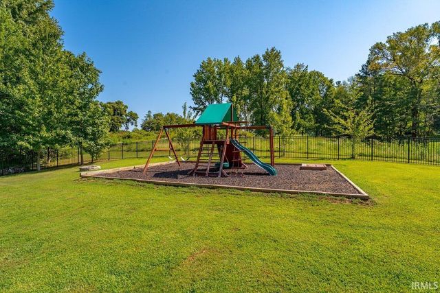7122 Wedgewood Drive, Newburgh, IN 47630