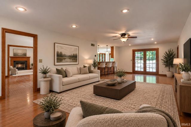 7122 Wedgewood Drive, Newburgh, IN 47630