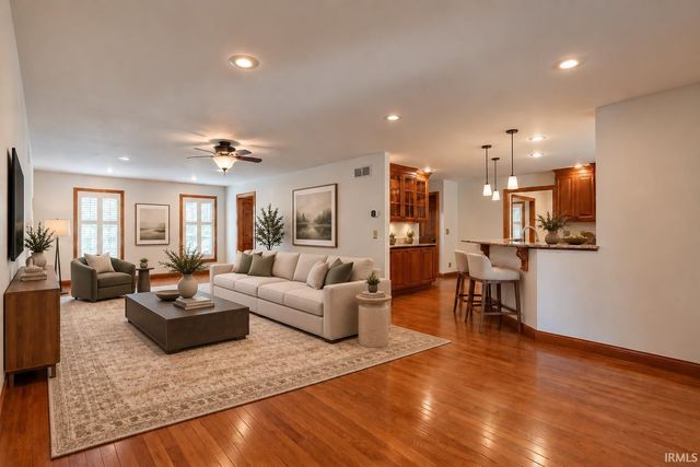 7122 Wedgewood Drive, Newburgh, IN 47630
