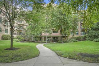 5100 W 96th Street 524, Oak Lawn, IL 60453
