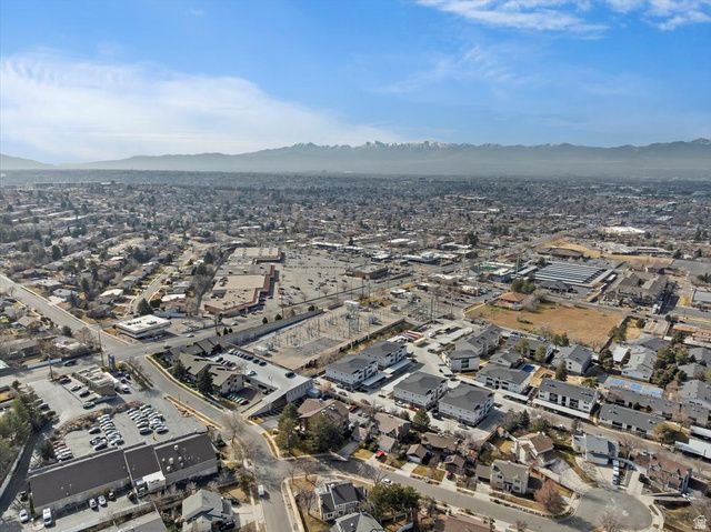 6924 S HILLSIDE VILLAGE CIR, Salt Lake City, UT 84121