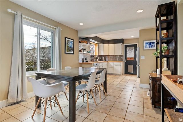 6924 S HILLSIDE VILLAGE CIR, Salt Lake City, UT 84121