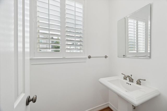 2638 Wroxton Road, West University Place, TX 77005