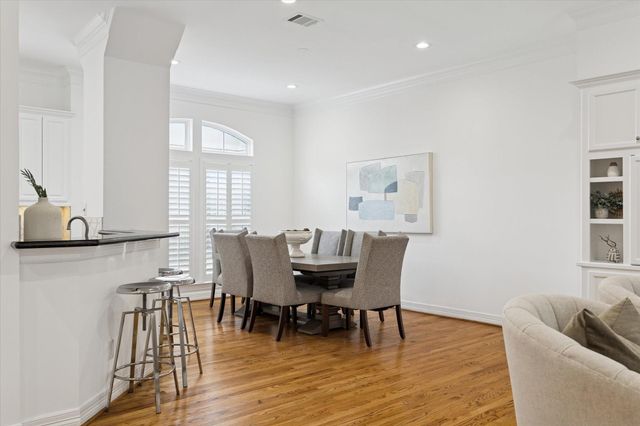 2638 Wroxton Road, West University Place, TX 77005