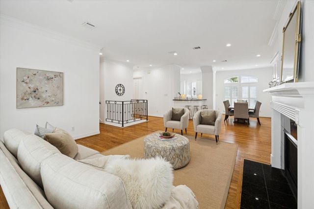 2638 Wroxton Road, West University Place, TX 77005