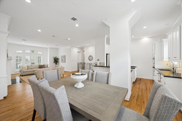 2638 Wroxton Road, West University Place, TX 77005