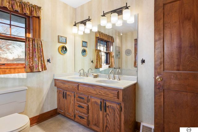 1711 S 22nd Street, Lincoln, NE 68502