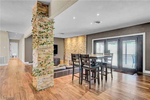 2712 West Oakey Boulevard, Las Vegas, NV 89102