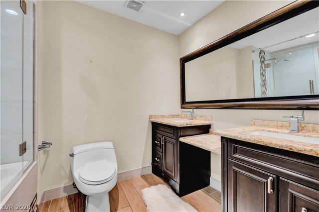 2712 West Oakey Boulevard, Las Vegas, NV 89102