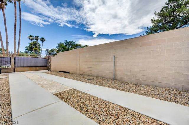 2712 West Oakey Boulevard, Las Vegas, NV 89102