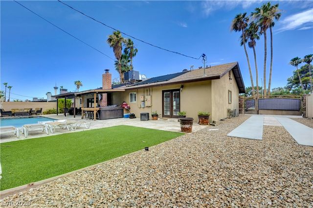 2712 West Oakey Boulevard, Las Vegas, NV 89102